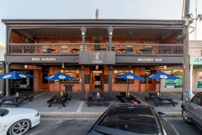 Terminus Hotel Yarrawonga,,2 star
