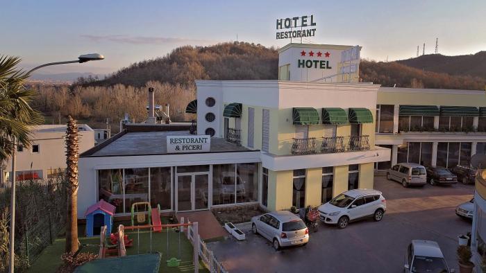Lord Hotel & Restaurant At Autostation,Rinas>>Preze,4 star