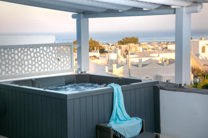 Shades Of White Villas,Fira>>Emporio,2 star