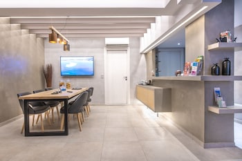 acropolis stay