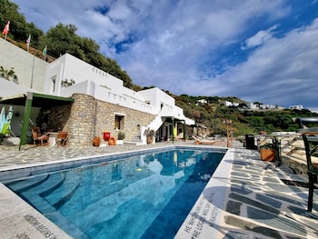 elaiolithos luxury villa suites adults only