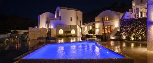 Cape 9 Suites & Villas,Fira>>Akrotiri,4 star