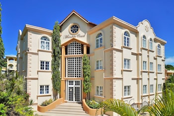 Mandela Court Grenada,Grand Anse>>Crochu,4 star