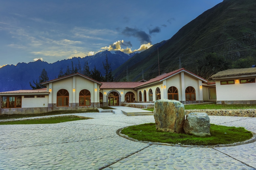 Del Pilar Ollantaytambo,Ollantaytambo>>Aguas Calientes,3.5 star
