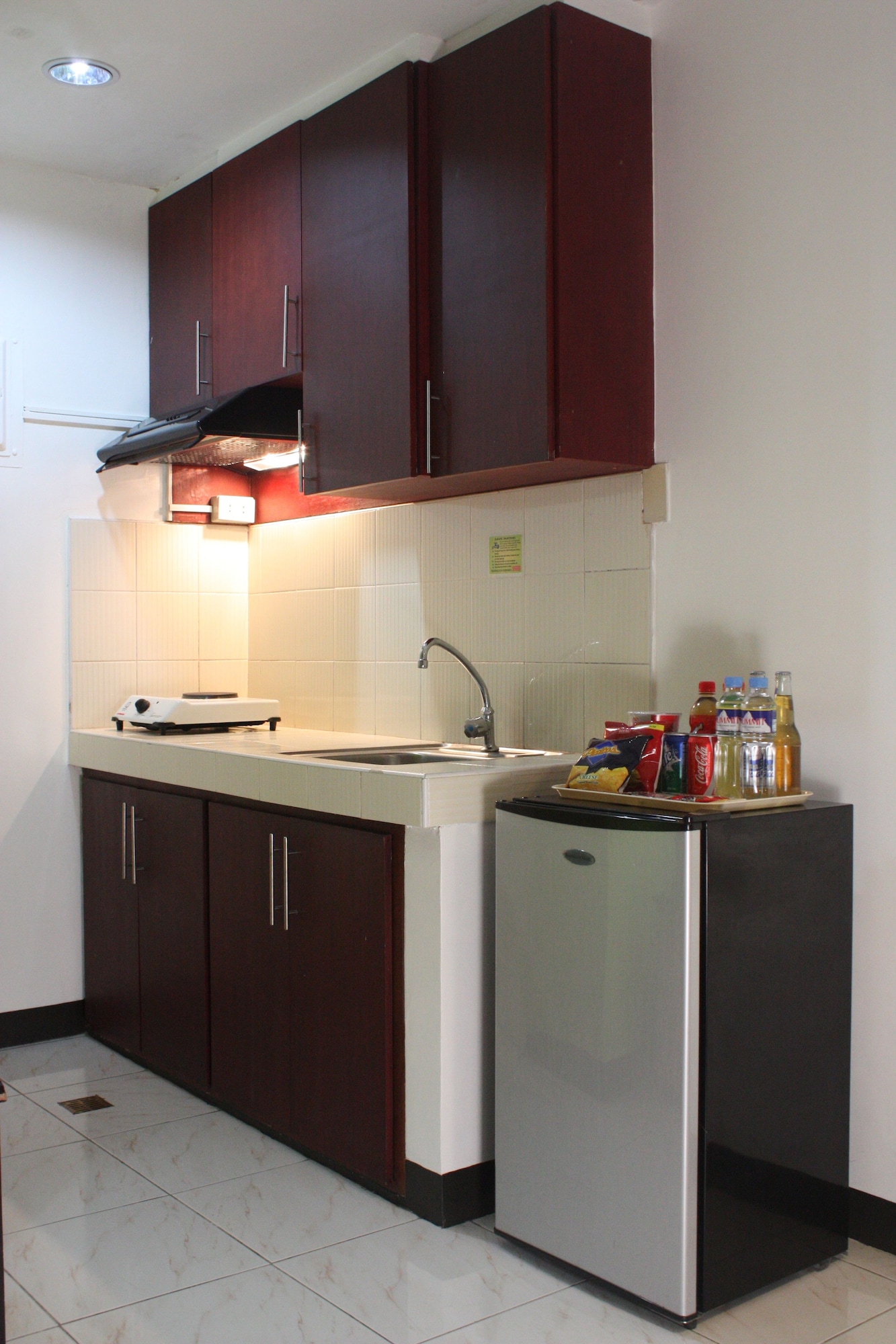 Frederick's Apartelle,Manila>>Mandaluyong,3 star