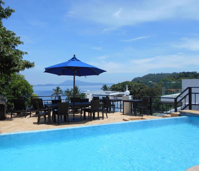 Out Of The Blue Resort,Mindoro>>Maricaban Island,4 star