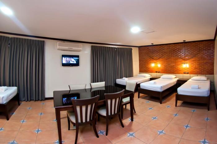 vigan plaza hotel