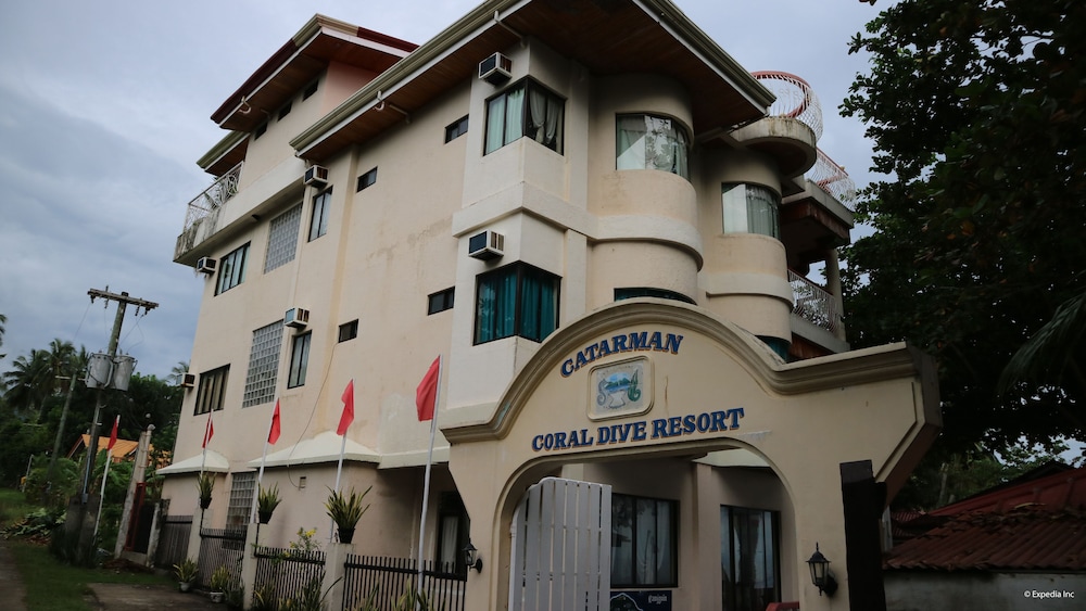 Coral Dive Resort,On The Beach,2.5 star