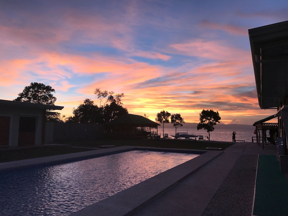 Relax Divers Bohol,Dauis>>Bohol,3 star