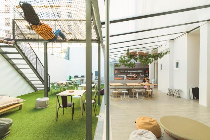 wot lisbon patio hostel