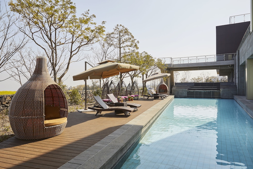 camphortree hotel and resort