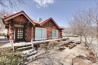 gyeongju log cabin