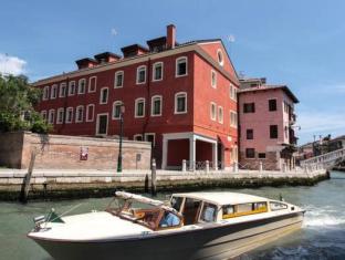 Hotel Moresco,Sestiere Dorsoduro 3499,4 star