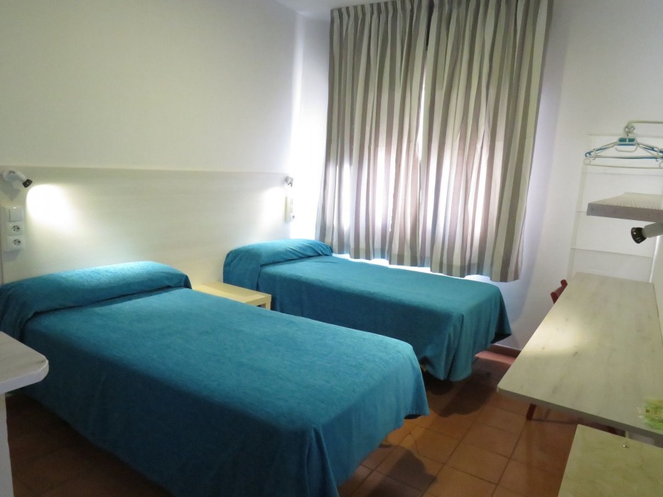 Hostel Almansa,Área Metropolitana Y Corredor Del Henares>>Madrid,2 star