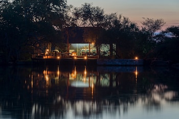 nkwe safari lodge