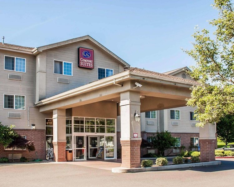 comfort suites clackamas