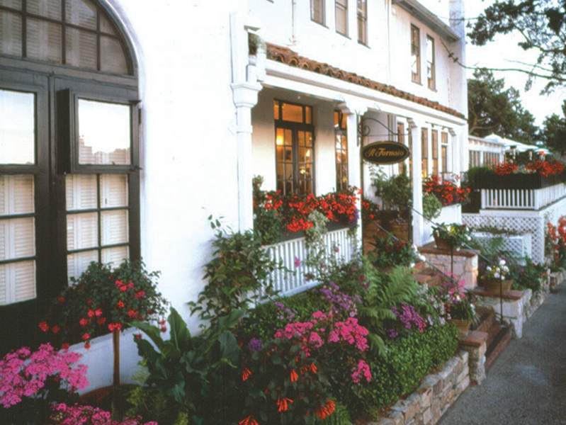 Pine Inn,Near Carmel Beach,3 star