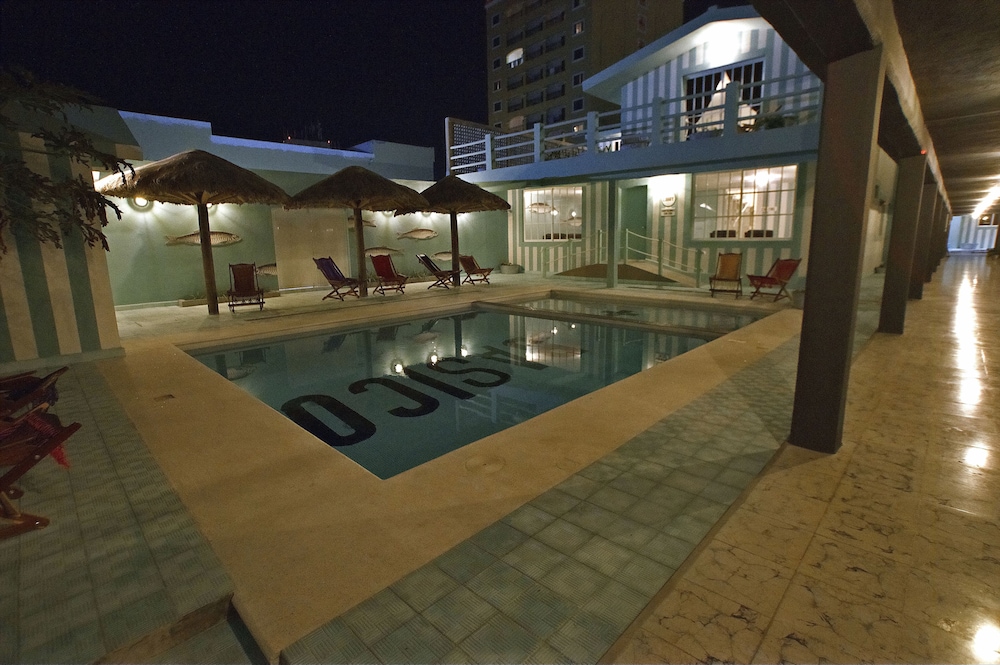 mas basico hotel