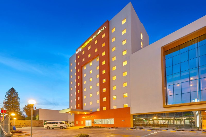 city express junior leon centro de convenciones