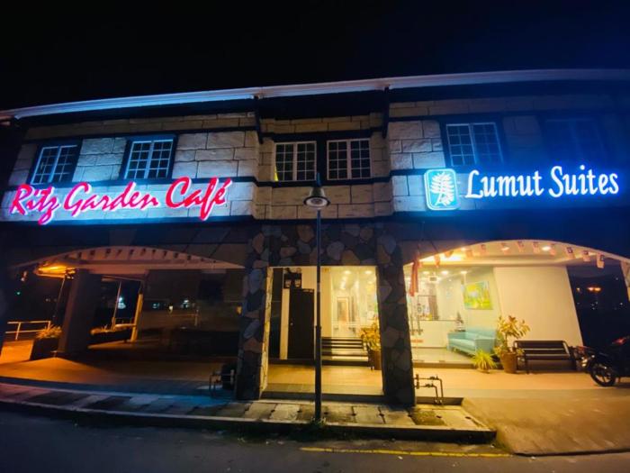 lumut suites