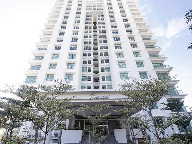 bay resort condominium diamond tower