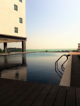 dwharf hotel and serviced residence