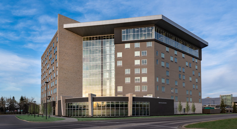 holiday inn express and suites saskatoon east university
