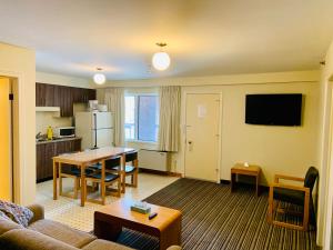 green acres motel