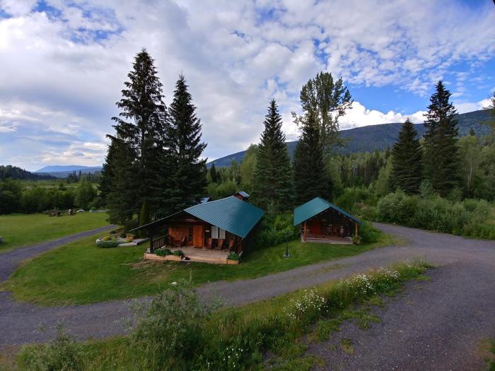 Wolfwood Guest Ranch,Chase>>British Columbia,4 star
