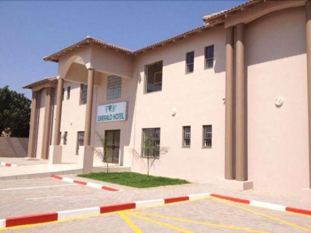 Emerald Hotel,Tlokweng>>Gaborone,2 star