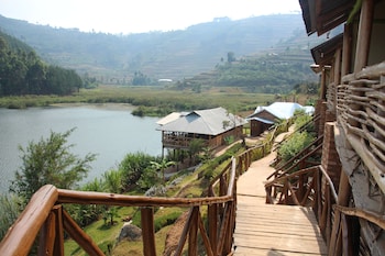 Lake Bunyonyi Rock Resort