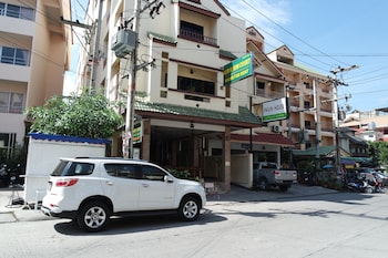 New Nikom Court,Pattaya Beach>>Pattaya,2 star