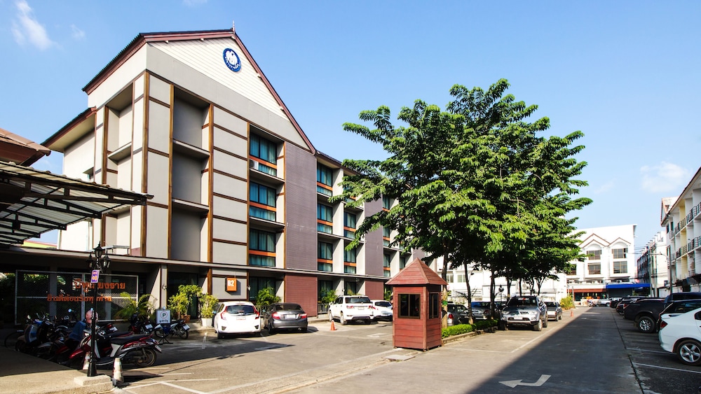 b2 chiang rai boutique and budget hotel