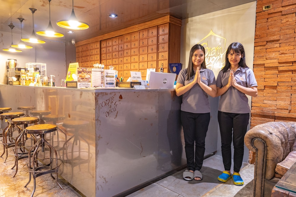 Siam Plug In Hostel,In Bangkok (Khlong San),2 star