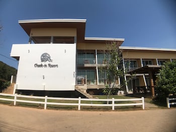 check in resort koh larn