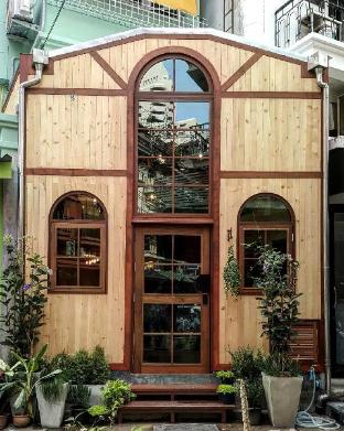 Barn And Bed Hostel