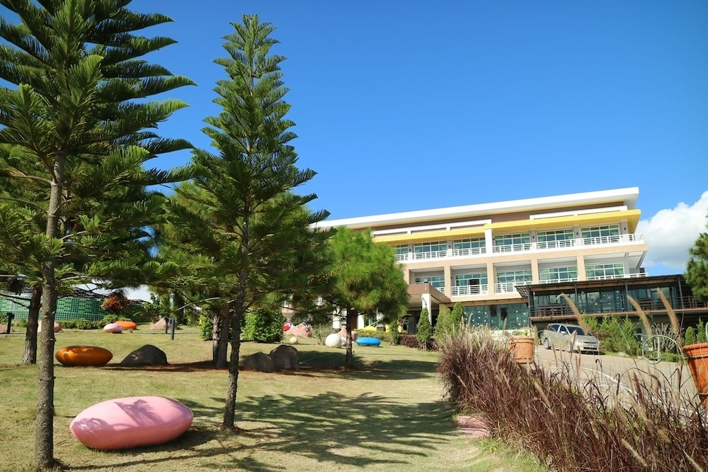 breeze hill hotel
