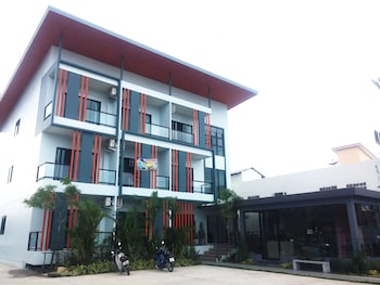 s2 airport residence