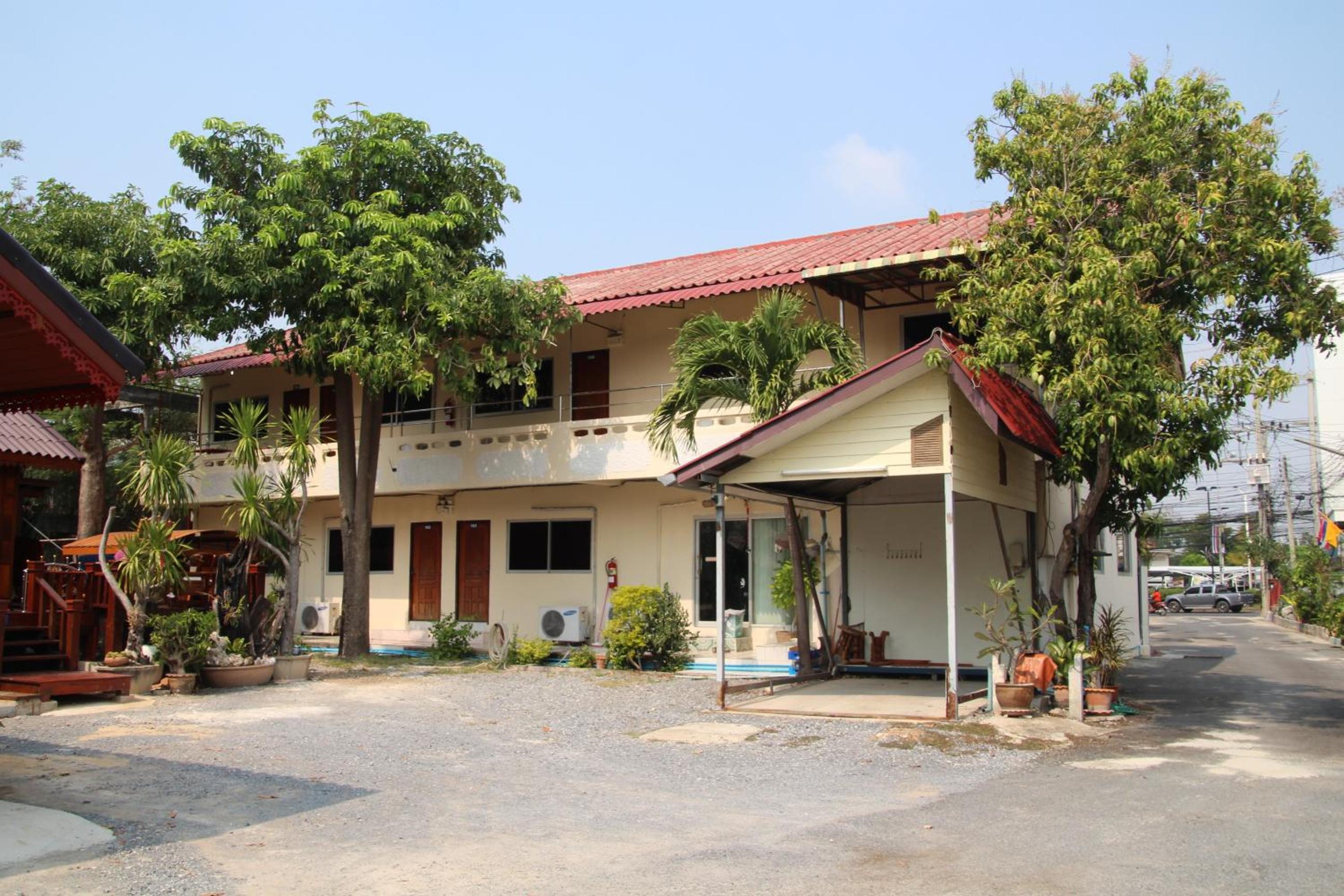 Rachaphrukresortlopburi,Lop Buri>>Khao Sam Yot,2 star