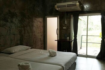 Saksupha Resort,Prachantakham>>Na Di,3 star