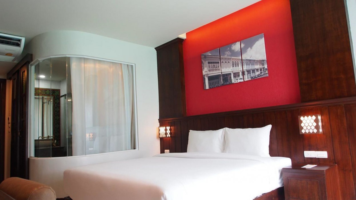 supicha pool access hotel