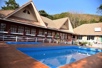 Royal Green Valley Resort,In Pak Chong,3 star