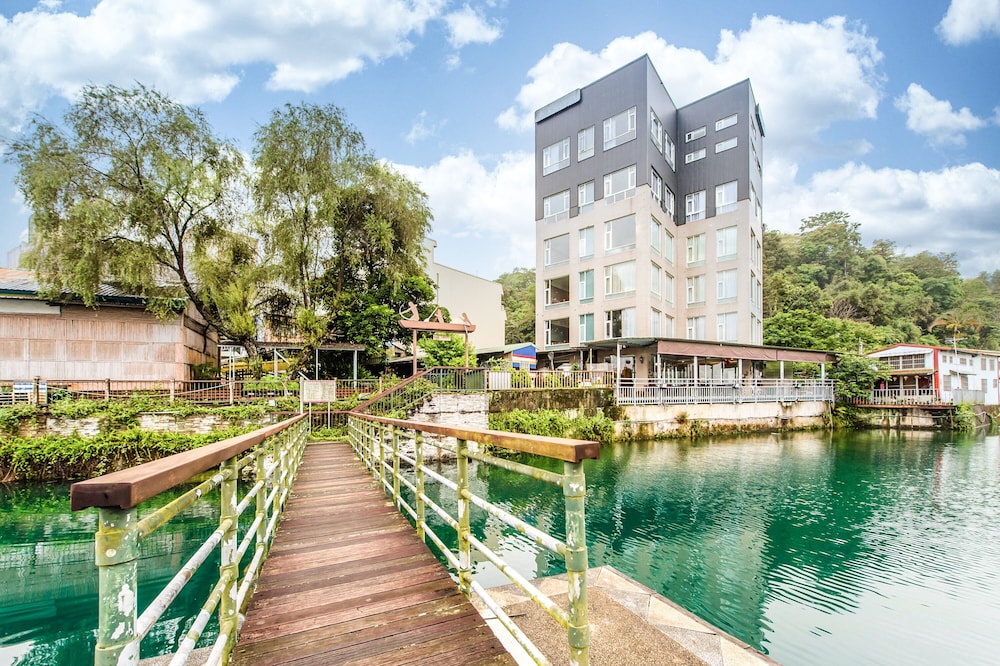 sun moon lake shui yang