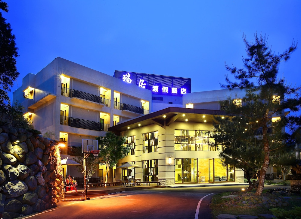 the deer resort