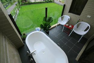 riverbank villa