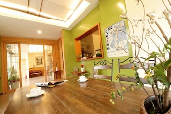 flower say homestay