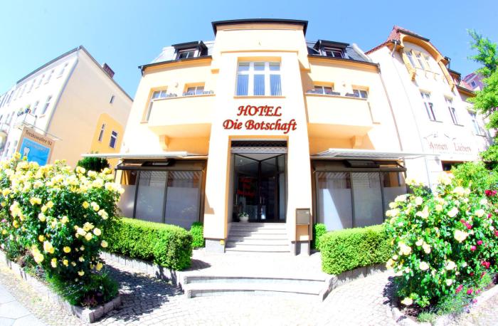 Die Botschaft,Hoppegarten>>Berlin,3 star