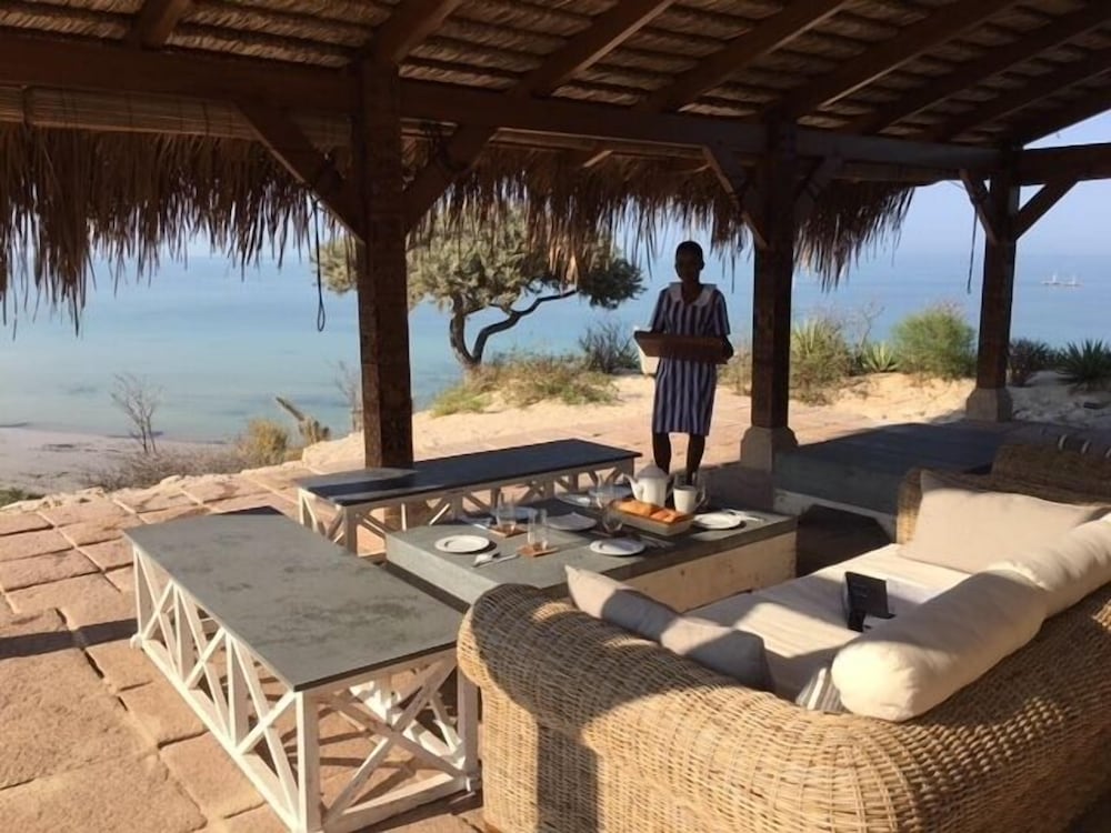 Demeure De La Compagnie Generale Des Huiles Precieuses,Ifaty>>Atsimo-Andrefana,3 star