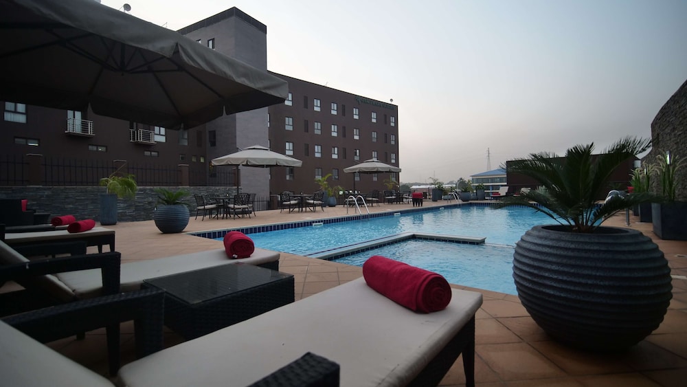 Oak Plaza Suites,Ashanti Region>>Kumasi,3 star