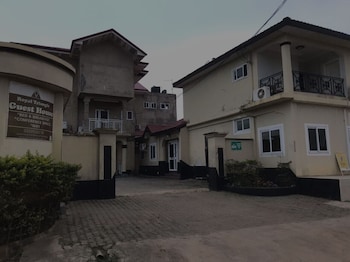 Royal Triangle Guest House,Amasaman>>Accra,3 star